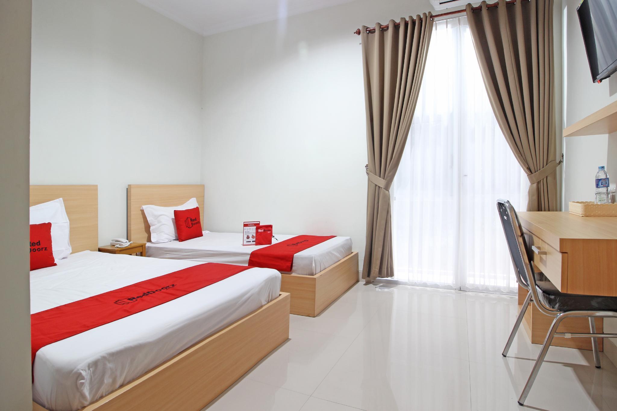 Reddoorz Near Amikom Yogyakarta Salakan Exterior foto